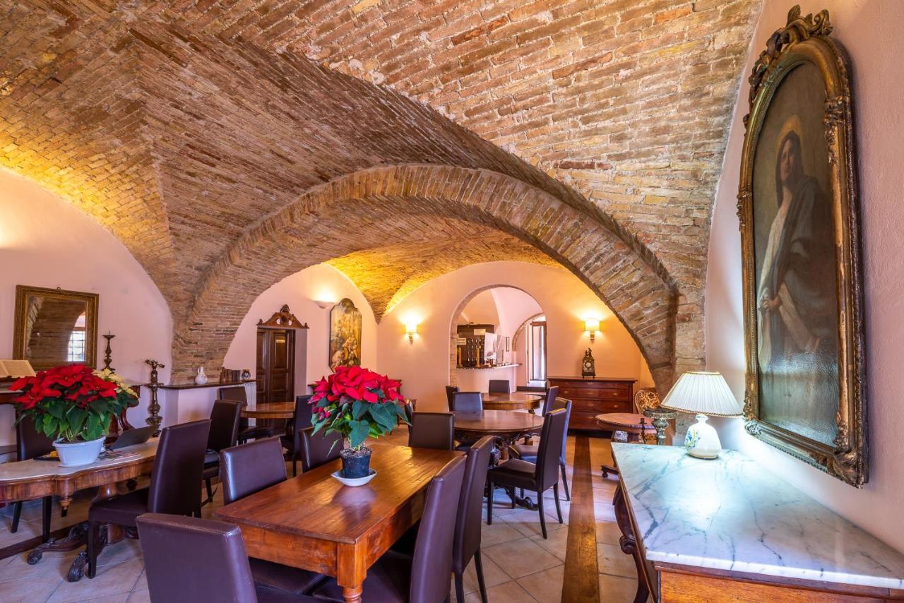 Hotel Trevi Palazzo Natalini エクステリア 写真